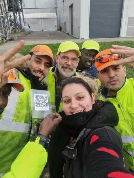 Selfie d'équipe pendant le rallye sécurité