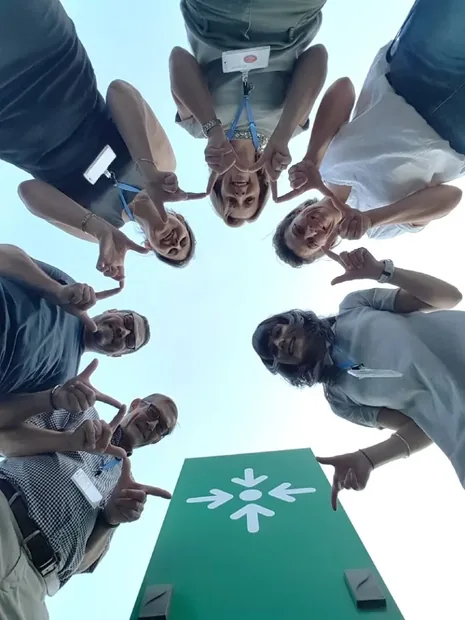 Selfie d'équipe pendant le rallye sécurité